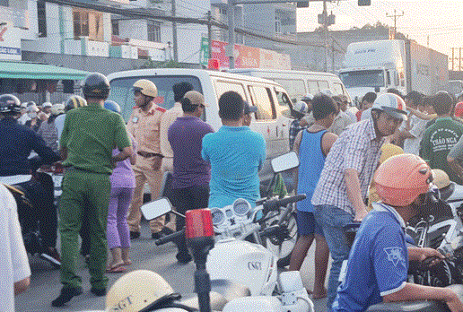 Tra cuu bien so de xac dinh lai xe tu nan sau pha va cham voi xe tai hinh anh