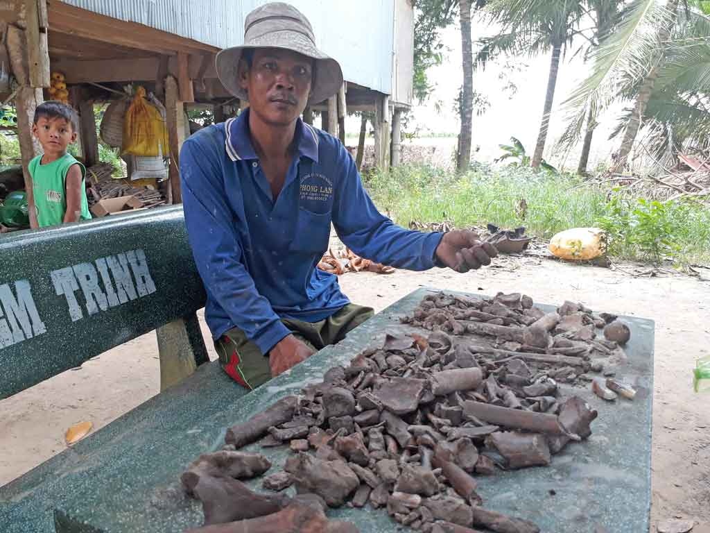 Đào ao phát hiện 3 bộ hài cốt nằm sâu dưới đất,  chưa rõ tung tích ảnh 1 Dao ao phat hien 3 bo hai cot nam sau duoi dat,  chua ro tung tich anh 1