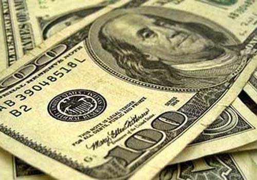 Nhat duoc tui xach co dola, thanh nien ngheo tra lai cho nguoi bi mat hinh anh