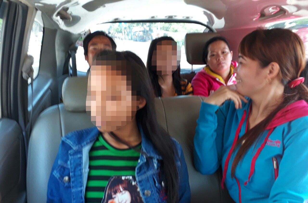 Ba be gai 'mat tich' o Binh Duong di choi o An Giang hinh anh