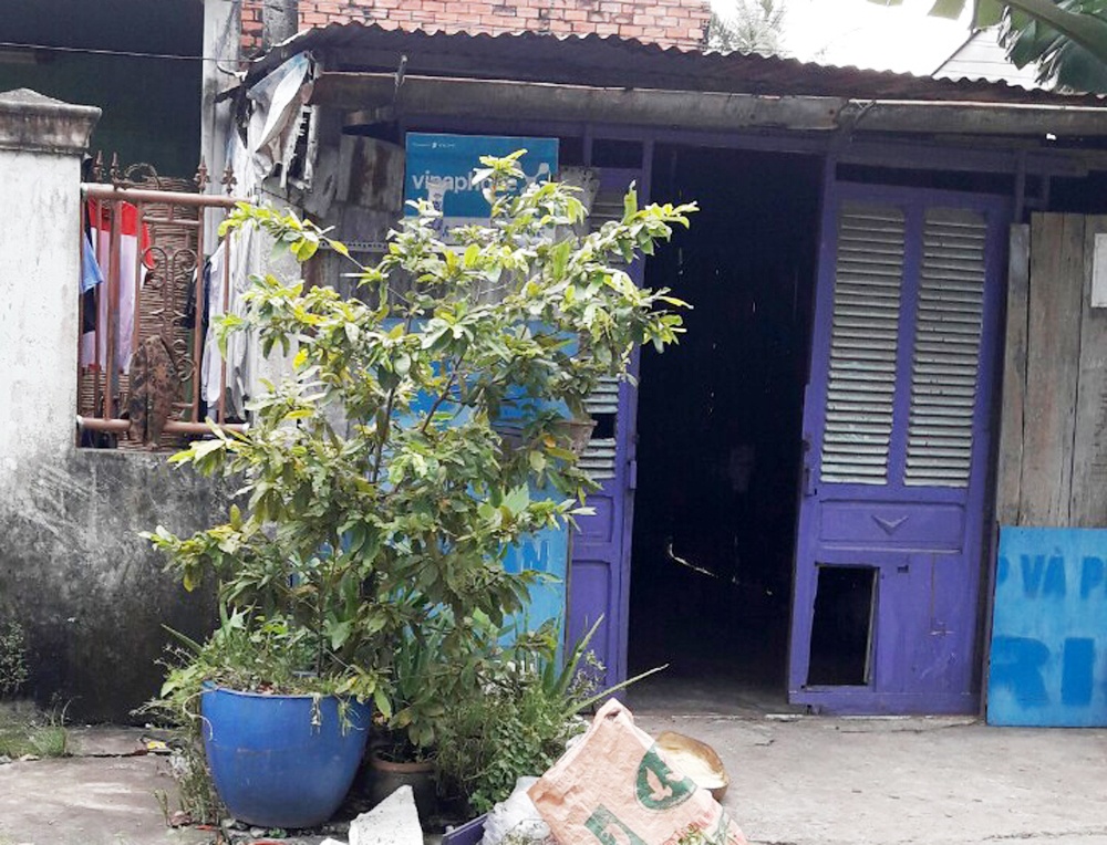 Vo chong dang ngu bi bang doi no thue xong vao nha truy sat hinh anh