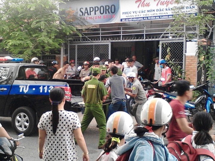 Chong dam vo ngat xiu roi cua co tu sat bat thanh hinh anh