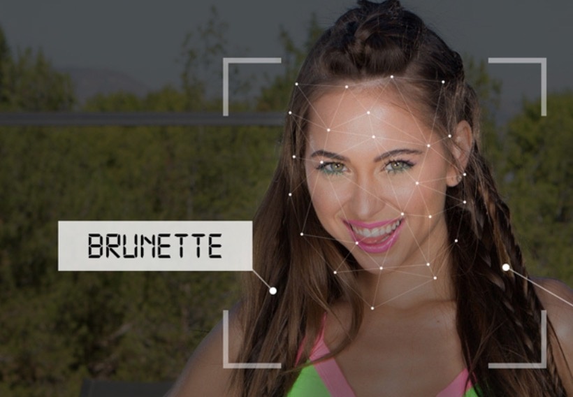 Trang doi truy su dung A.I de nhan dien dien vien phim nguoi lon hinh anh