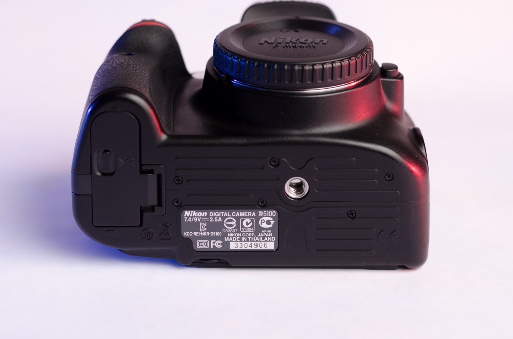 nhan biet may Nikon tan trang anh 5