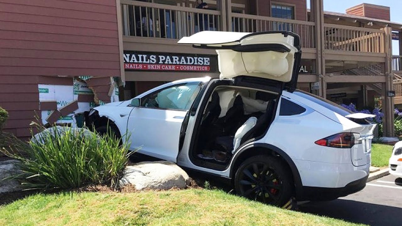 tai nạn xe điện Model X ảnh 1 tai nan xe dien Model X anh 1