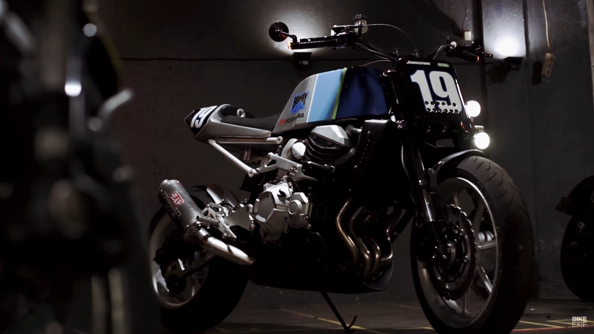 Kawasaki Z800 vintage tu Smoked Garage hinh anh