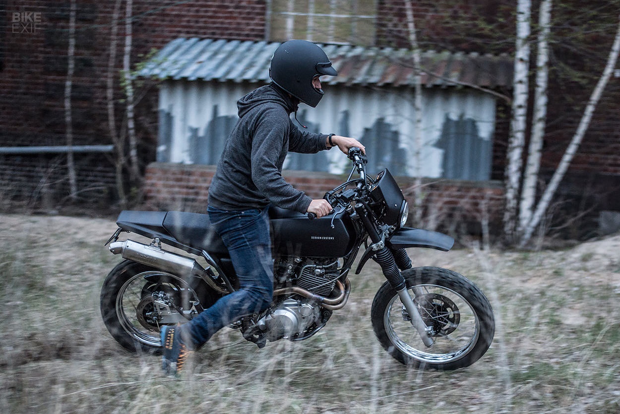 Mau Yamaha XT 600 do doc dao cua linh dac nhiem hinh anh