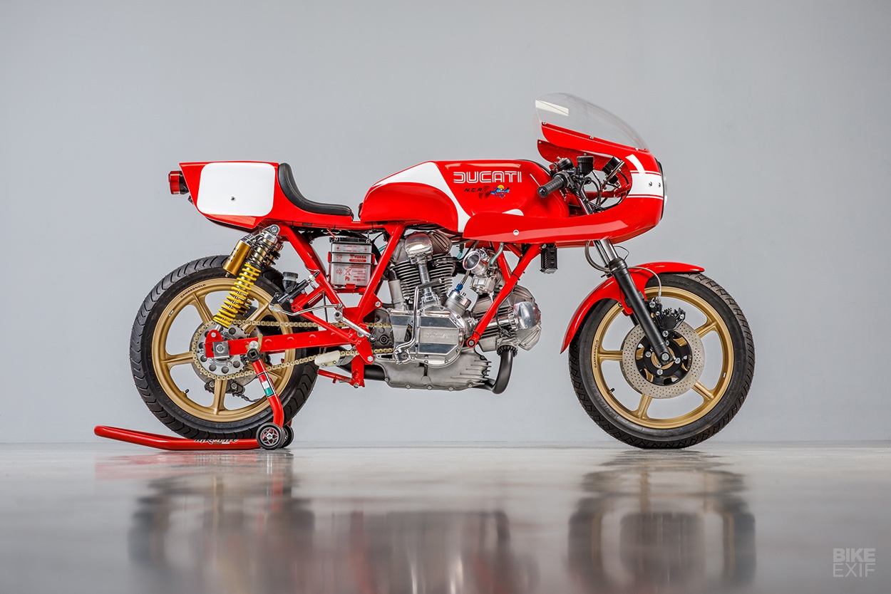 Mau do Ducati 900 SS danh rieng cho giai dua Isle of Man hinh anh