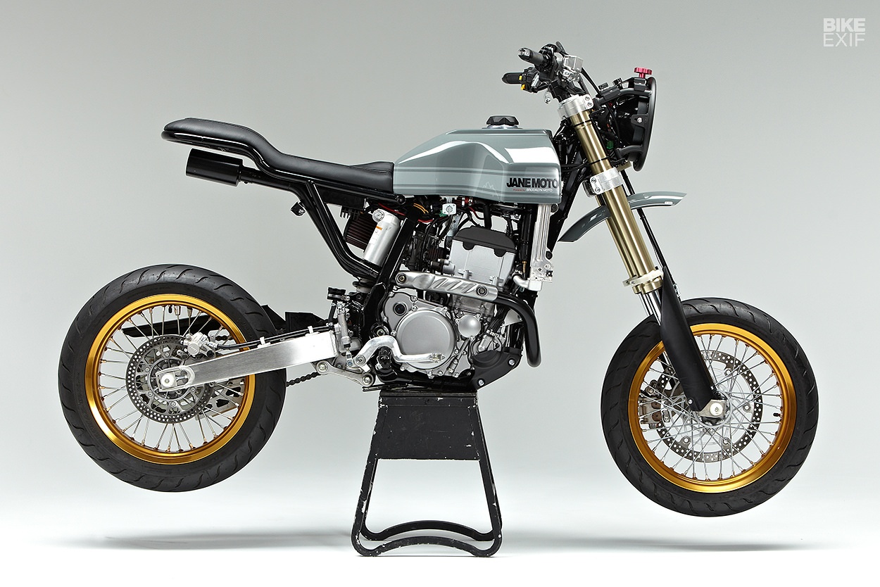 Suzuki DR-Z400SM do gon gang cho quai xe pho thi hinh anh