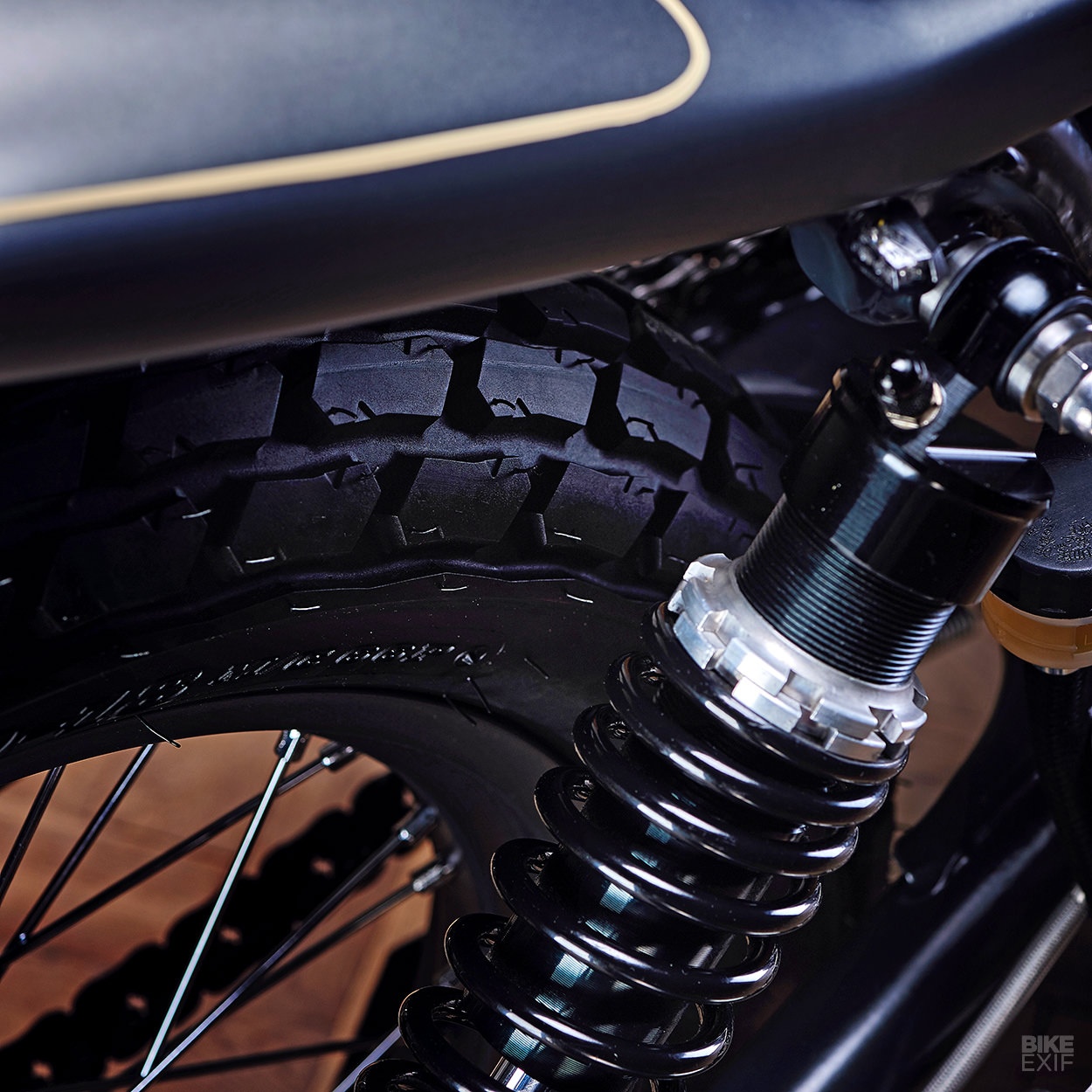 Xe do Suzuki GN400 Street Tracker anh 5