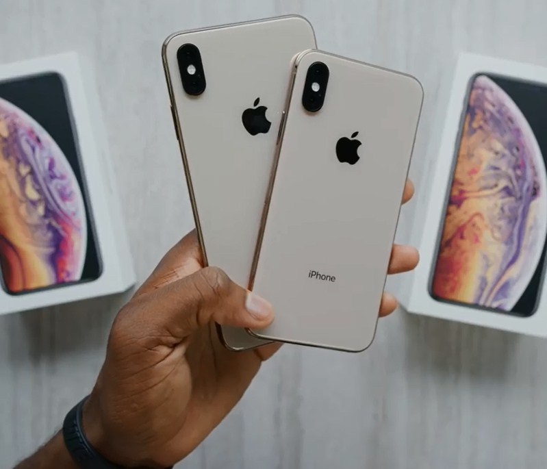 Mo hop iPhone XS Max hinh anh