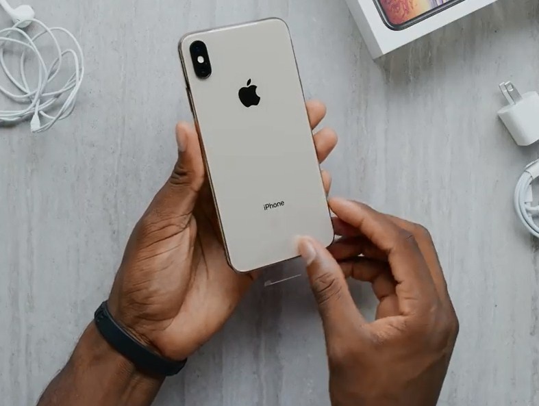 mo hop iPhone XS Max anh 5