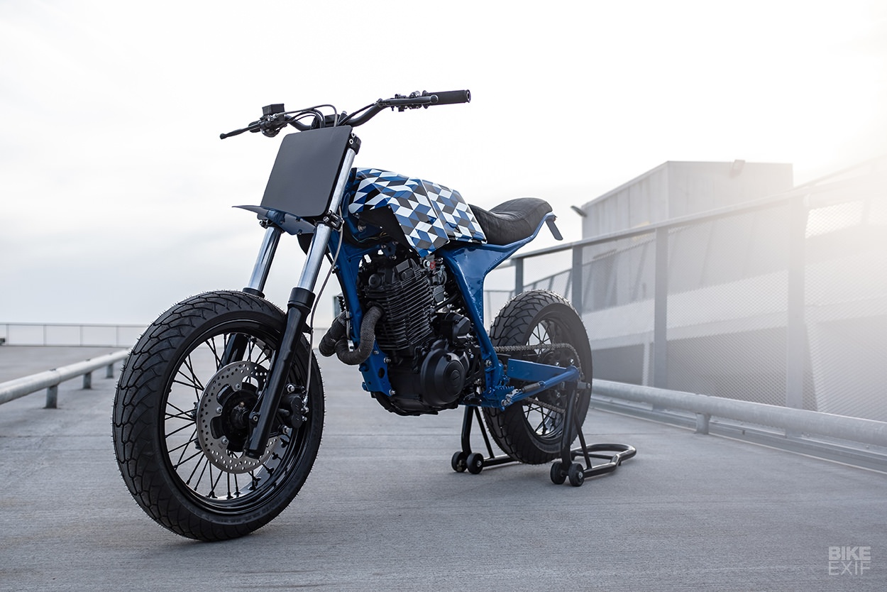 Yamaha XT600 do phong cach Supermoto tu nuoc Phap hinh anh