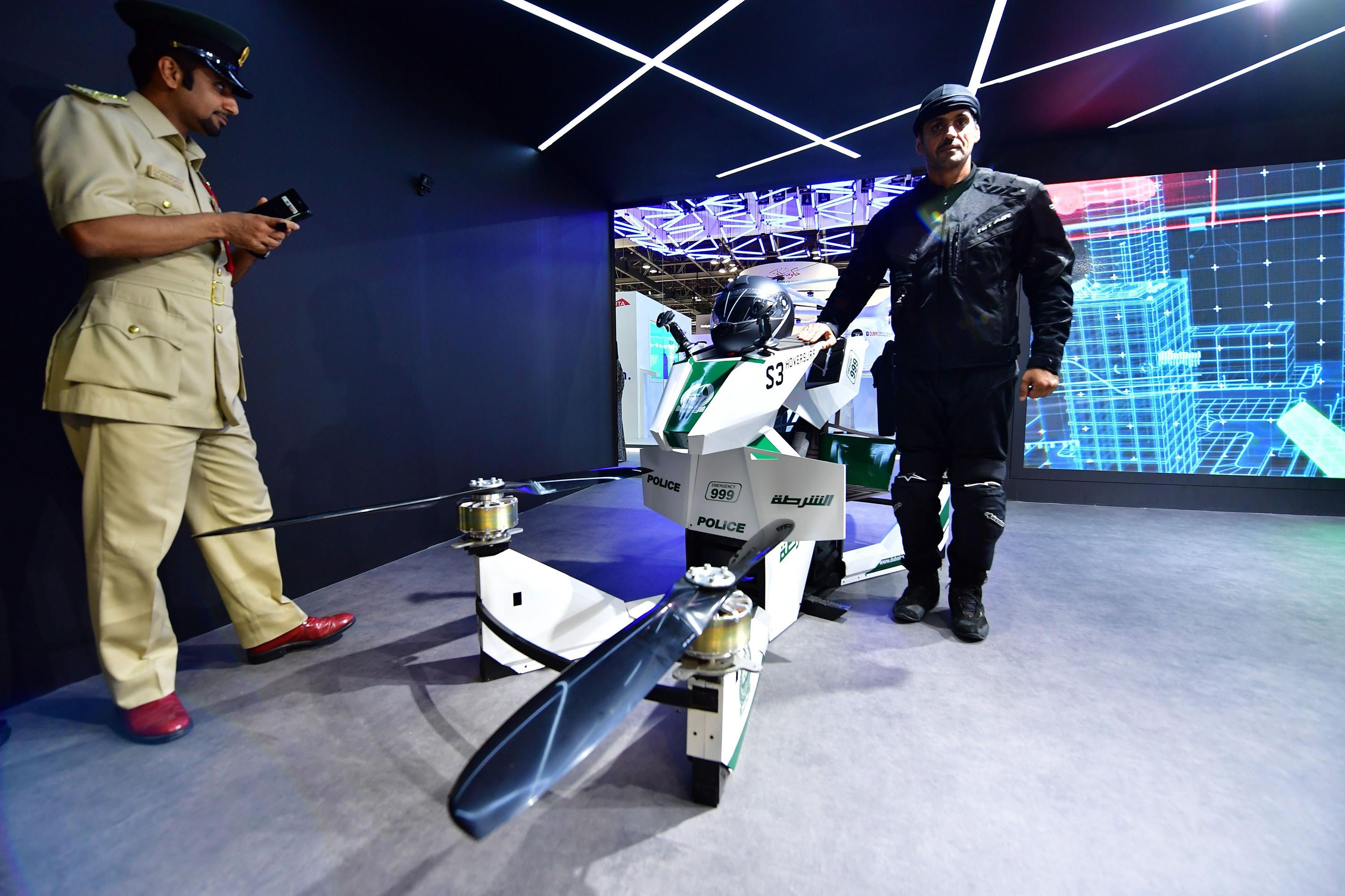 canh sat Dubai lai xe bay anh 8