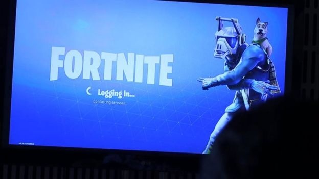 Hacker 14 tuoi kiem bon tien nho loi game Fortnite hinh anh