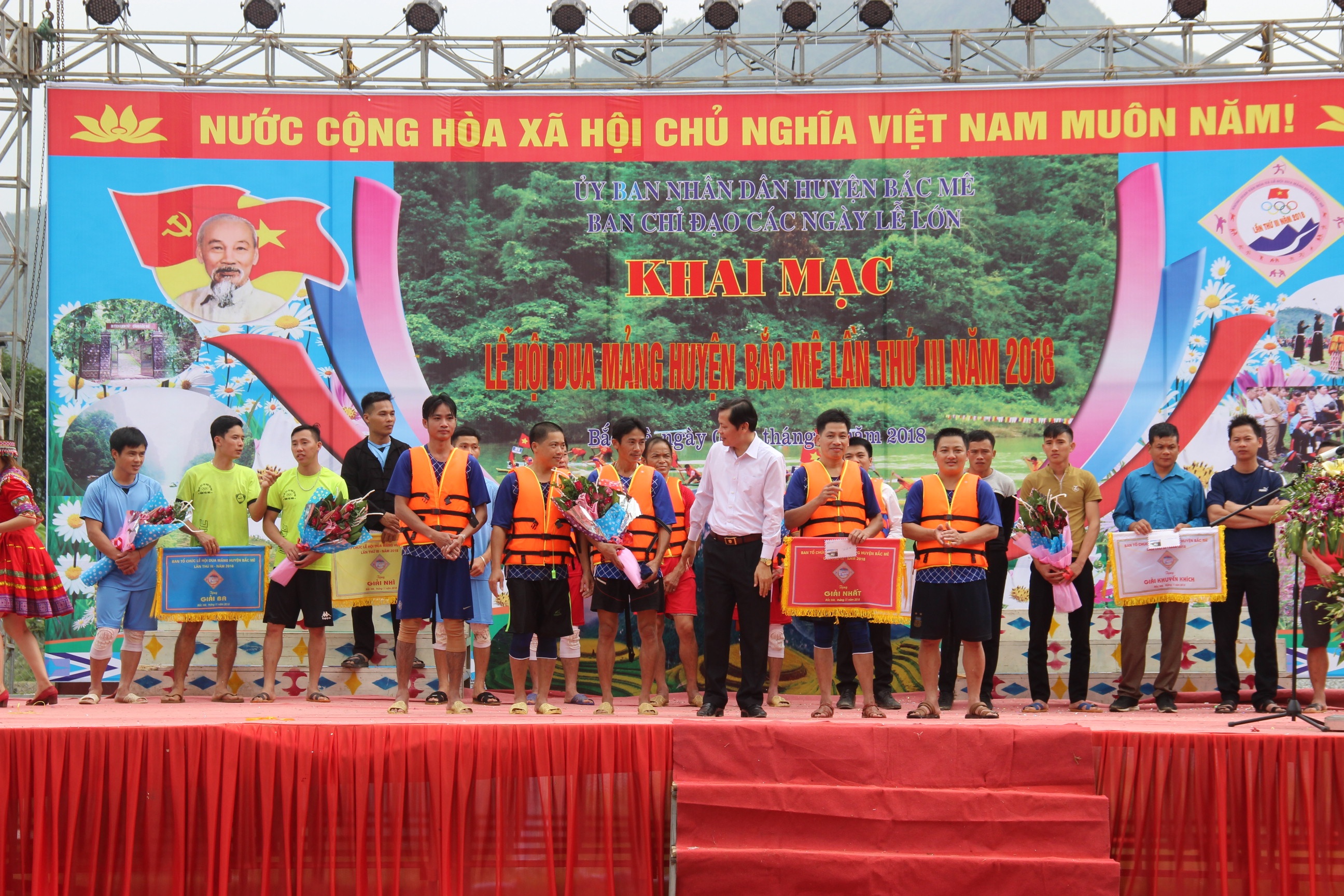 Le hoi Ha Giang anh 8