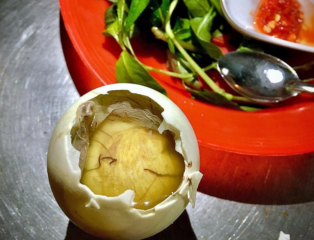 Heo quay, pho cuon va nhung mon an dam chat Viet Nam o Philippines hinh anh