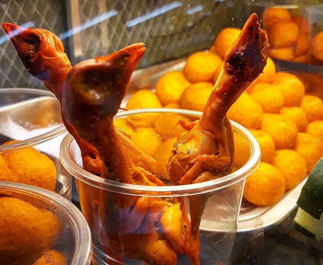 Chan ga Adidas, trung vit lon va nhung mon an duong pho o Philippines hinh anh