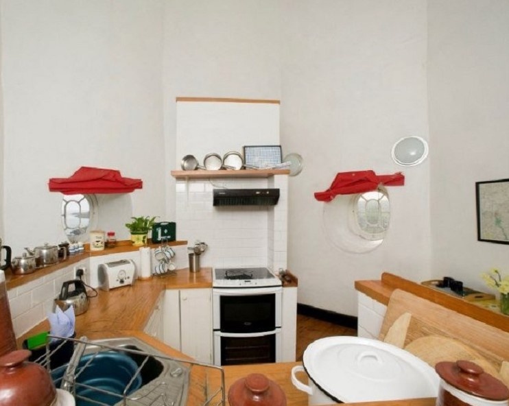 Nha nghi doc dao anh 14