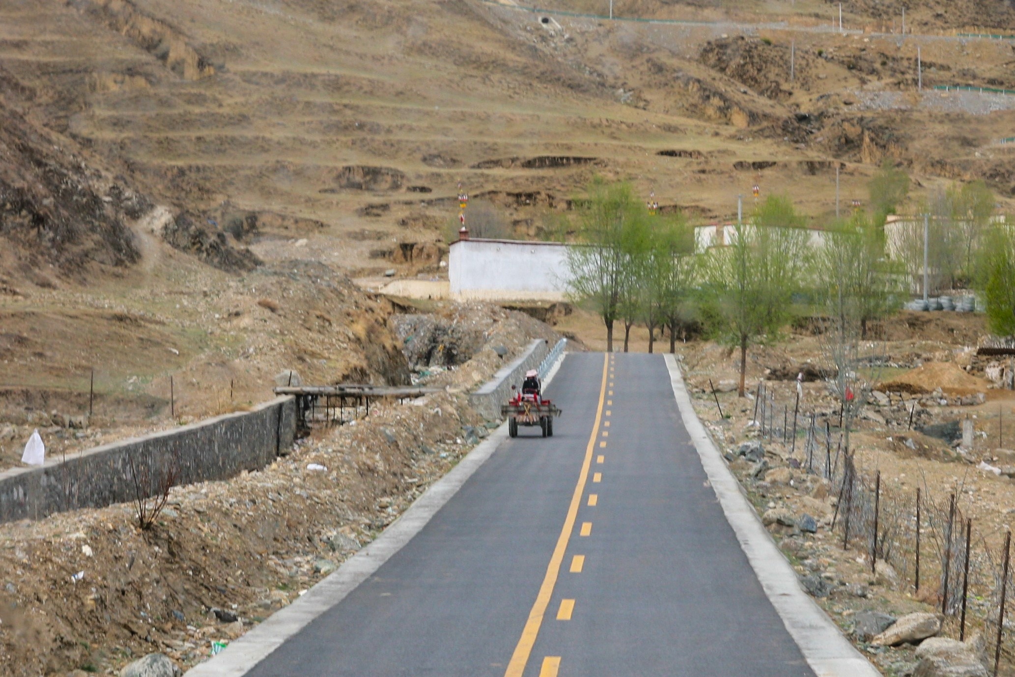 Du lich Tay Tang anh 68