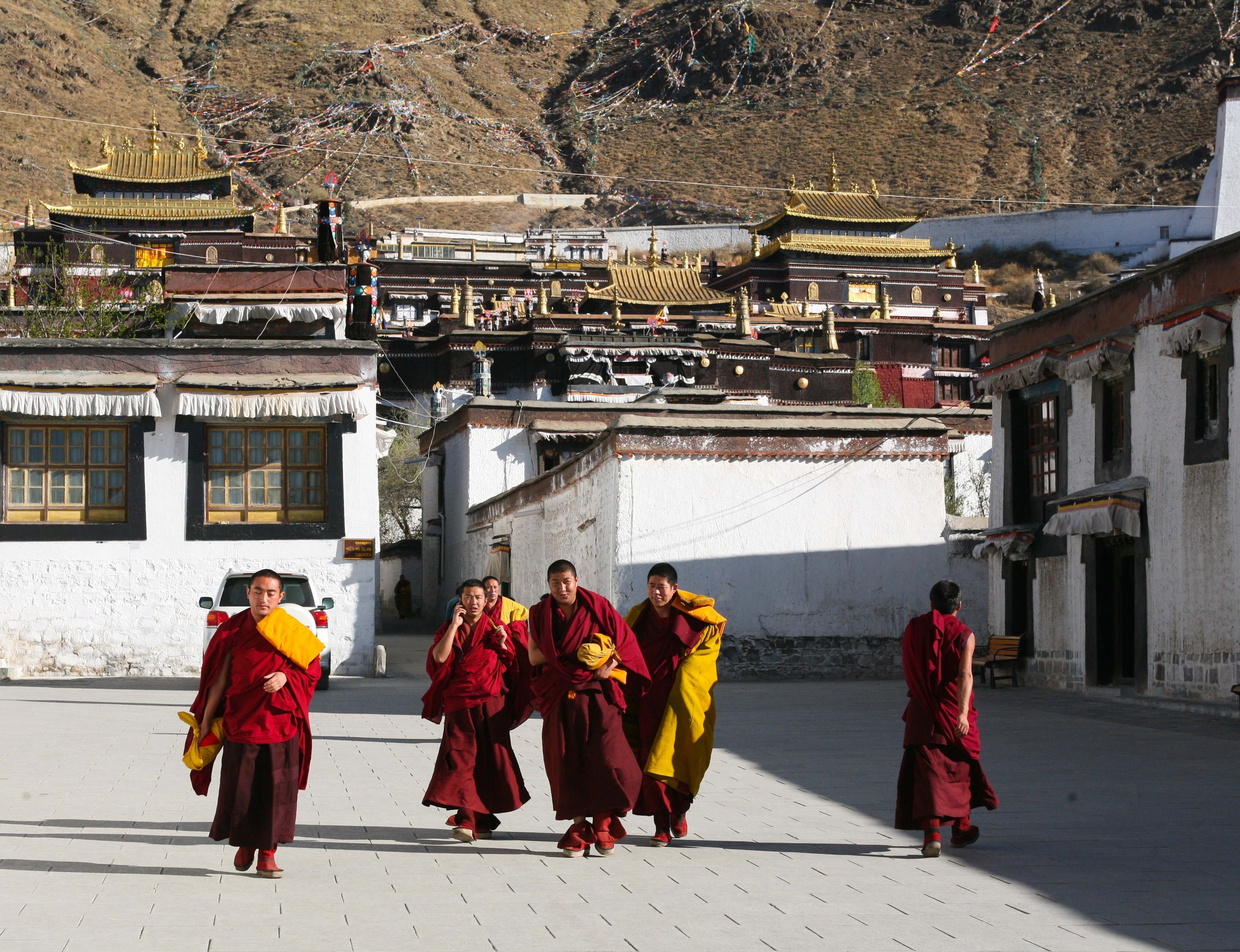 Du lich Tay Tang anh 51