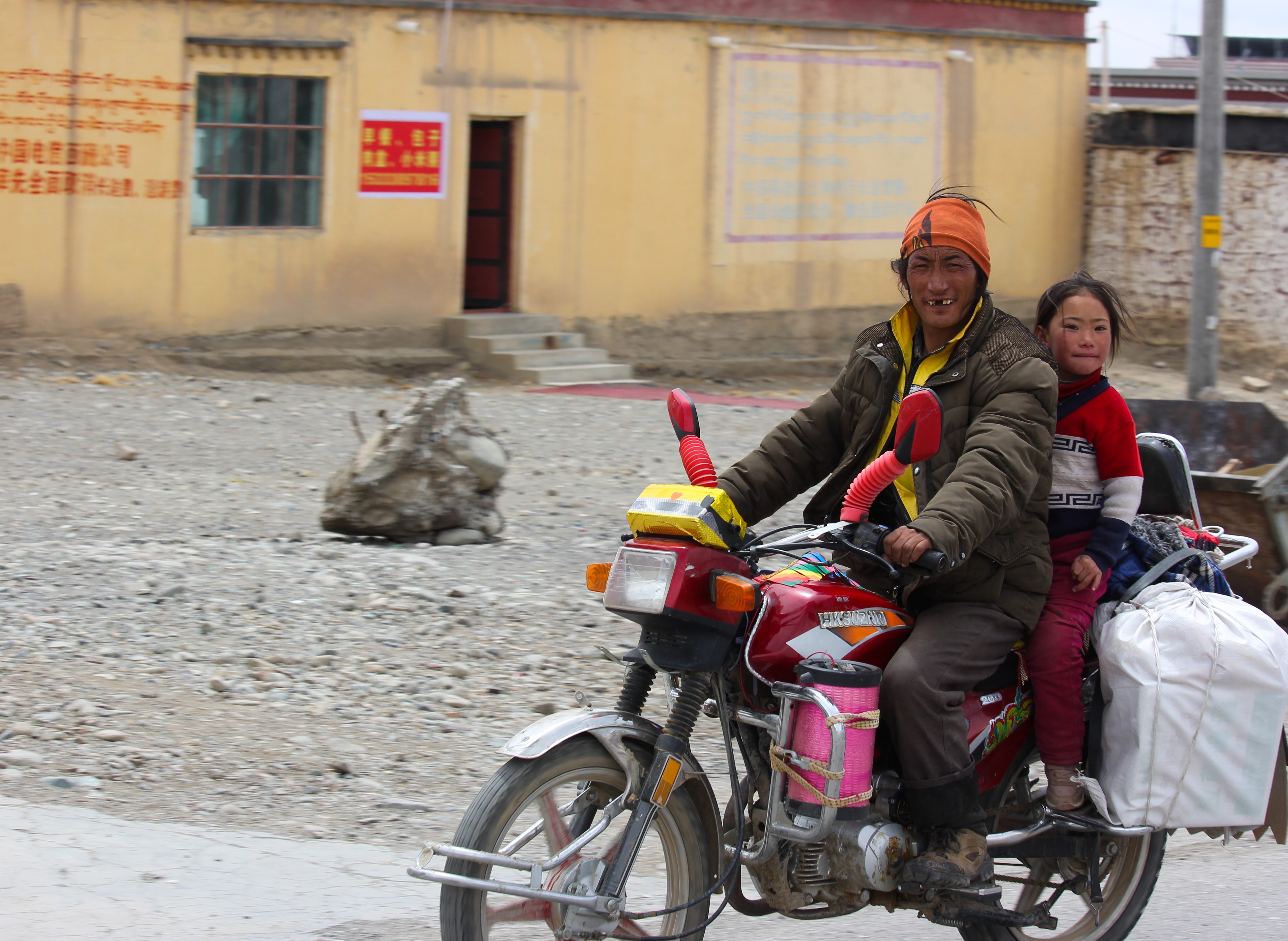 Du lich Tay Tang anh 90