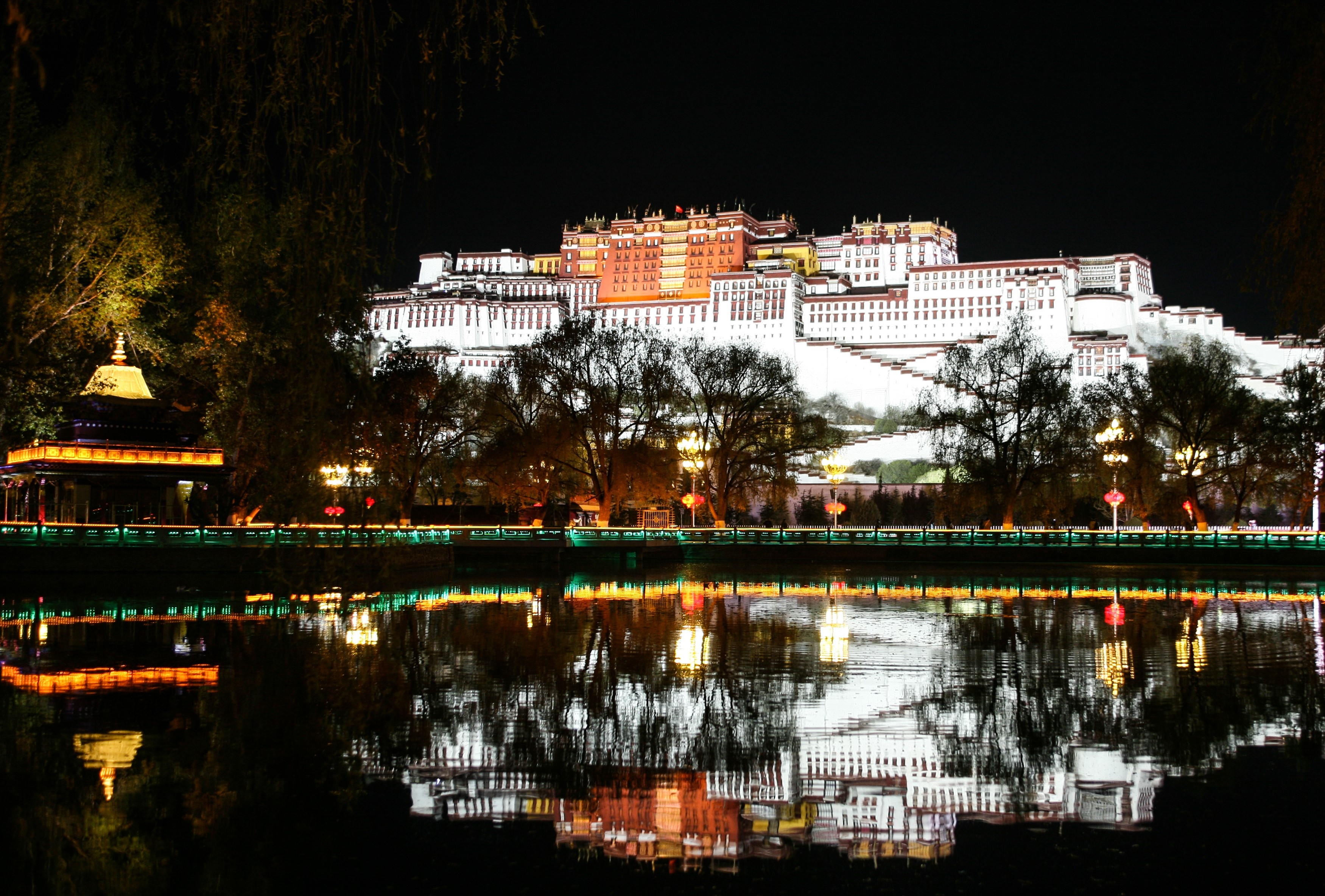 Du lich Tay Tang anh 59