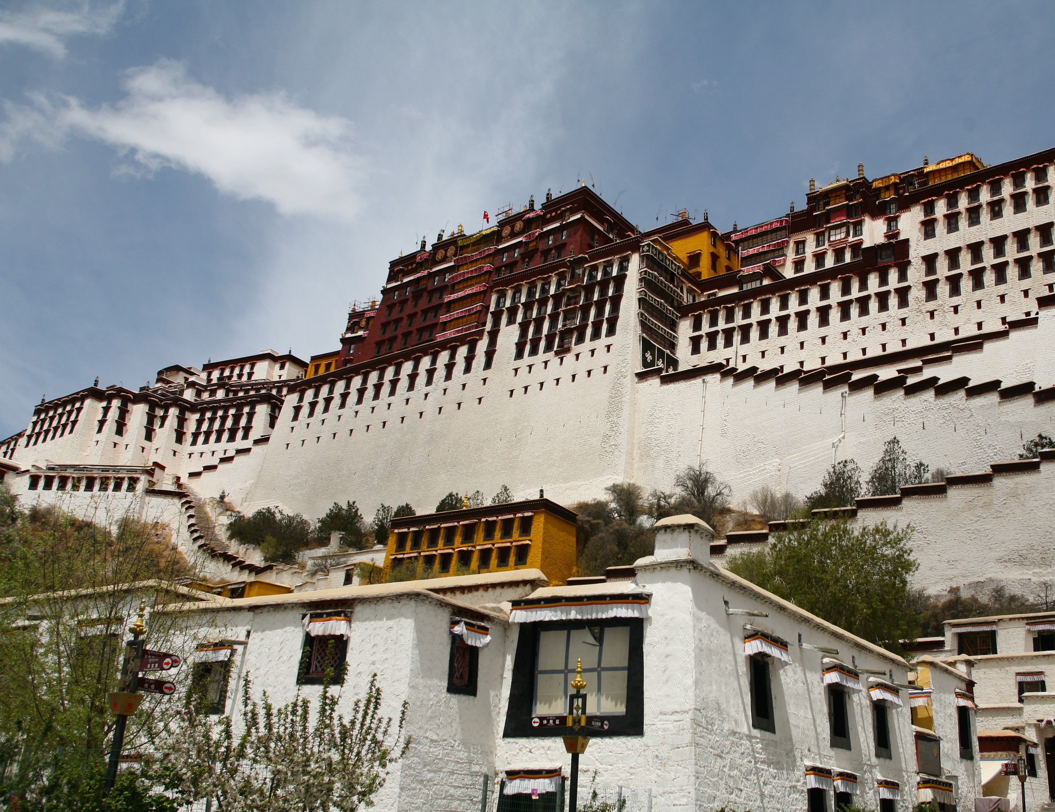 Du lich Tay Tang anh 60