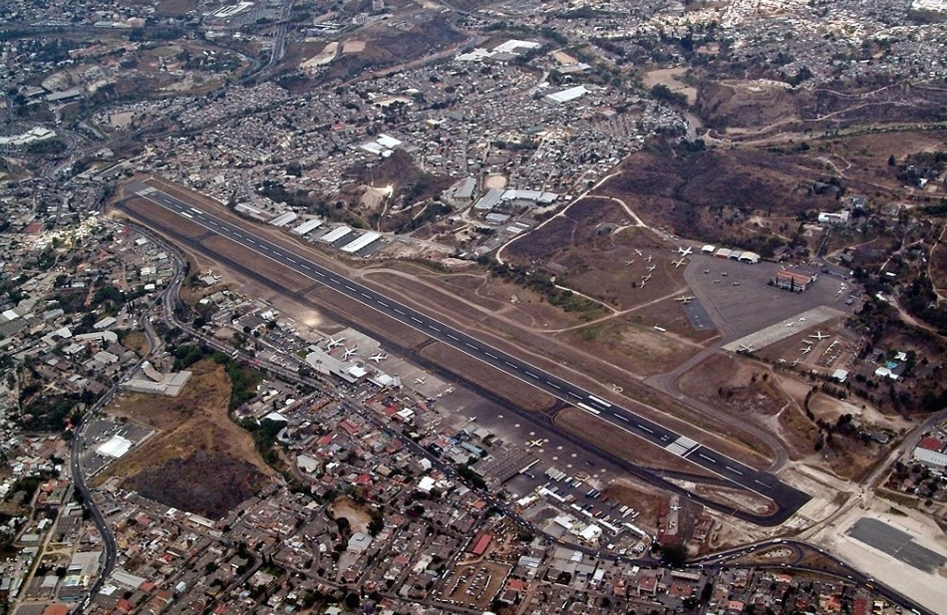 San bay nguy hiem anh 4