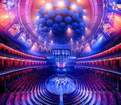 Bien noi that nha tho, bao tang thanh vung dat gia tuong o Anh hinh anh