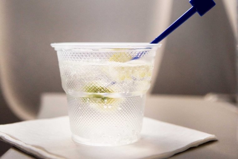 Loi khuyen khi tren may bay anh 2