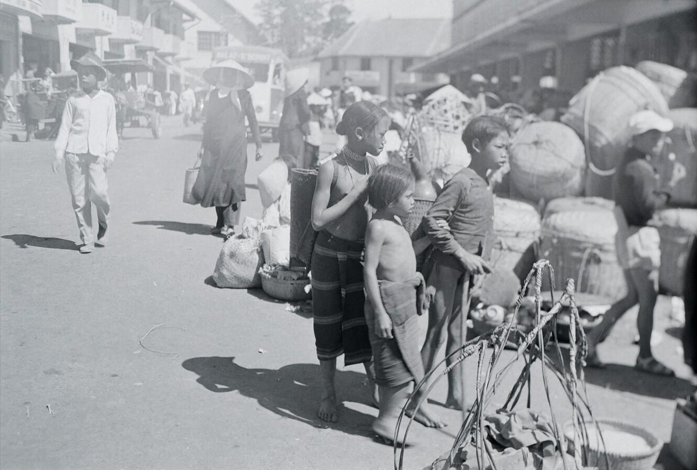 Cho Da Lat xua anh 5