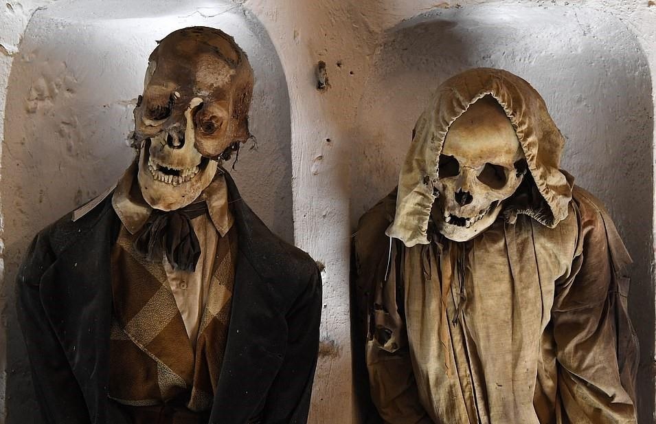 Ham mo nguoi chet anh 1