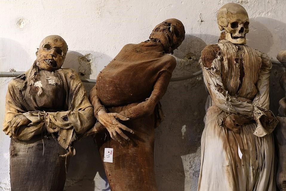 Ham mo nguoi chet anh 13