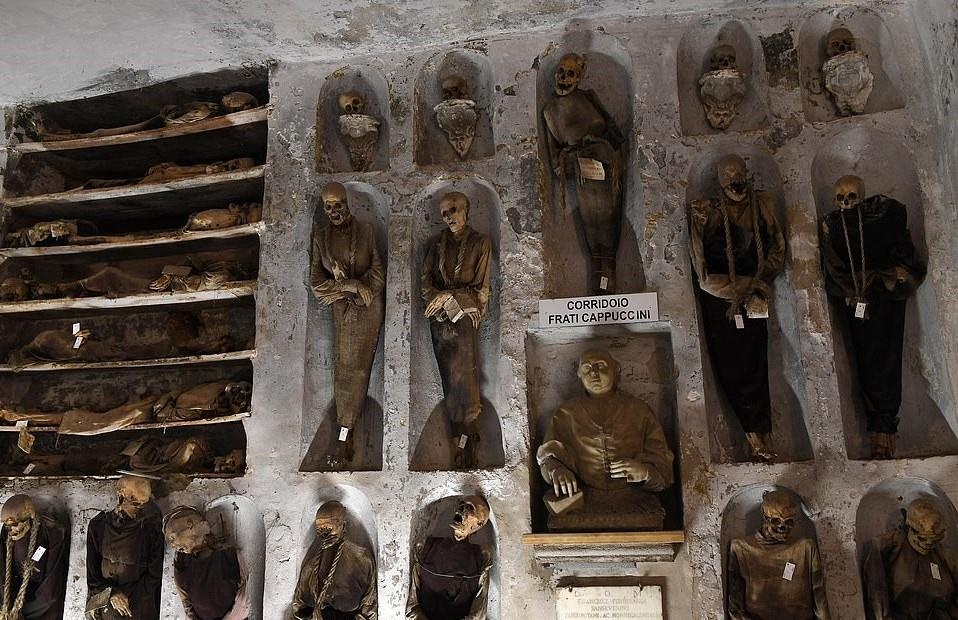 Ham mo nguoi chet anh 14