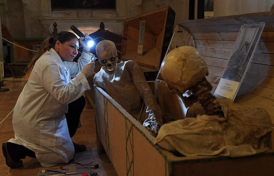 Ham mo nguoi chet anh 5