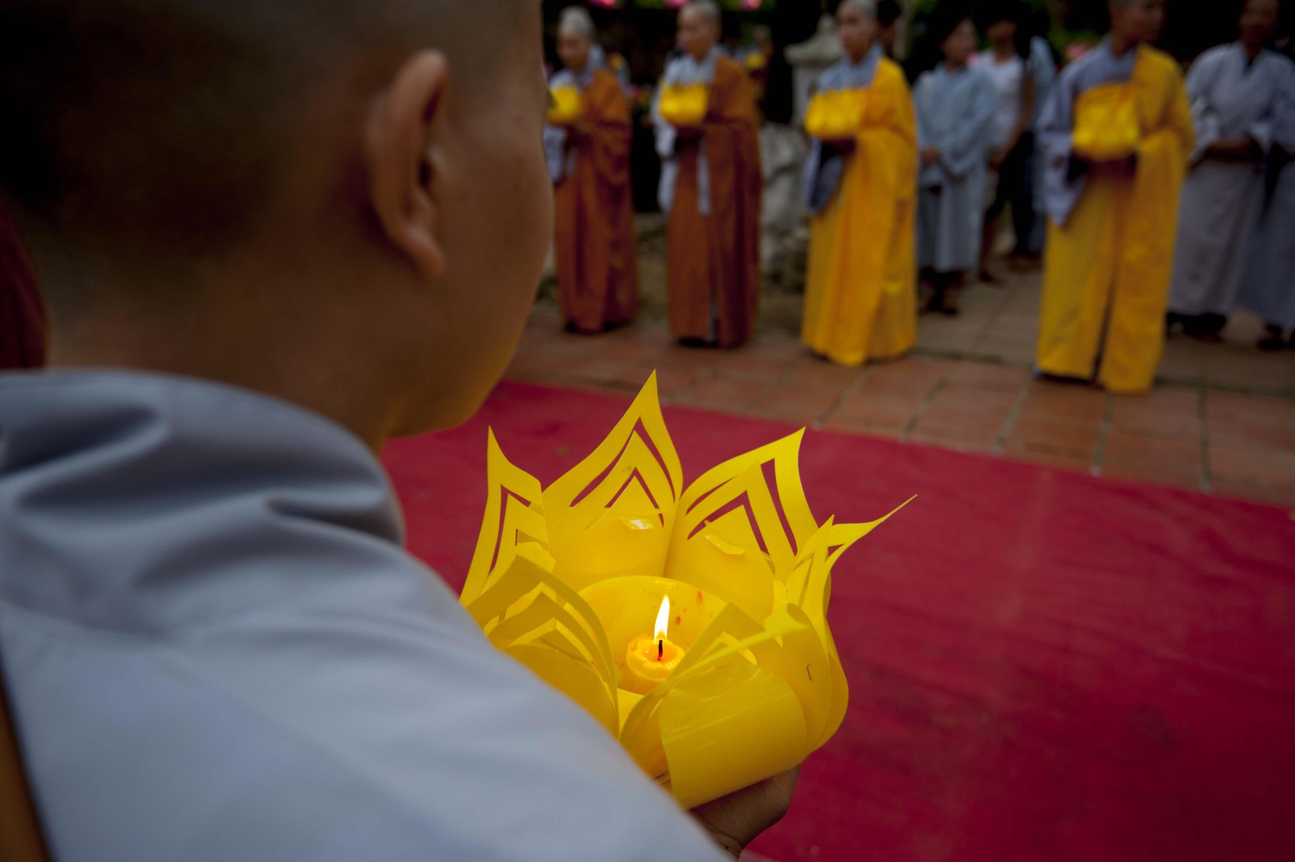 Le hoi Phat Dan Hue anh 25