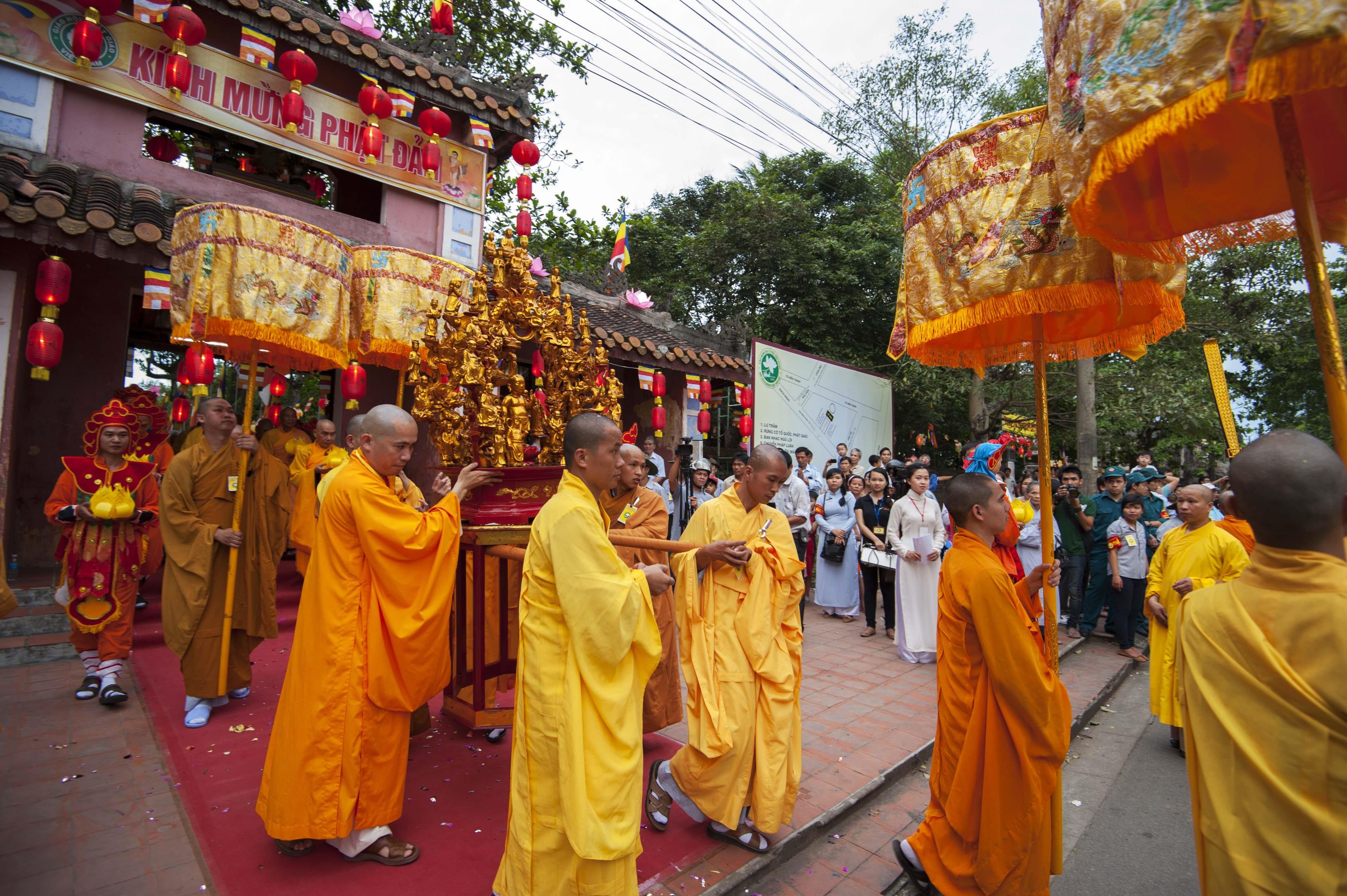 Le hoi Phat Dan Hue anh 27