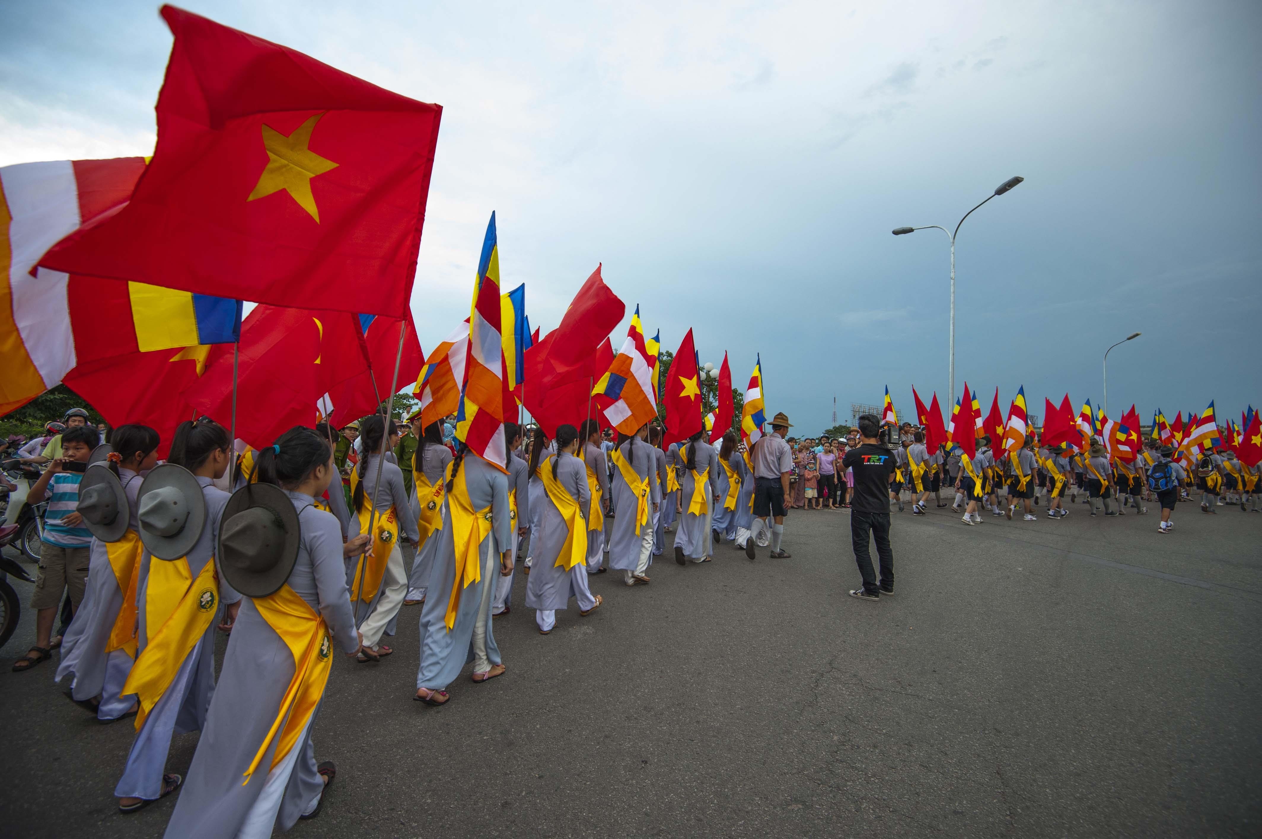 Le hoi Phat Dan Hue anh 29