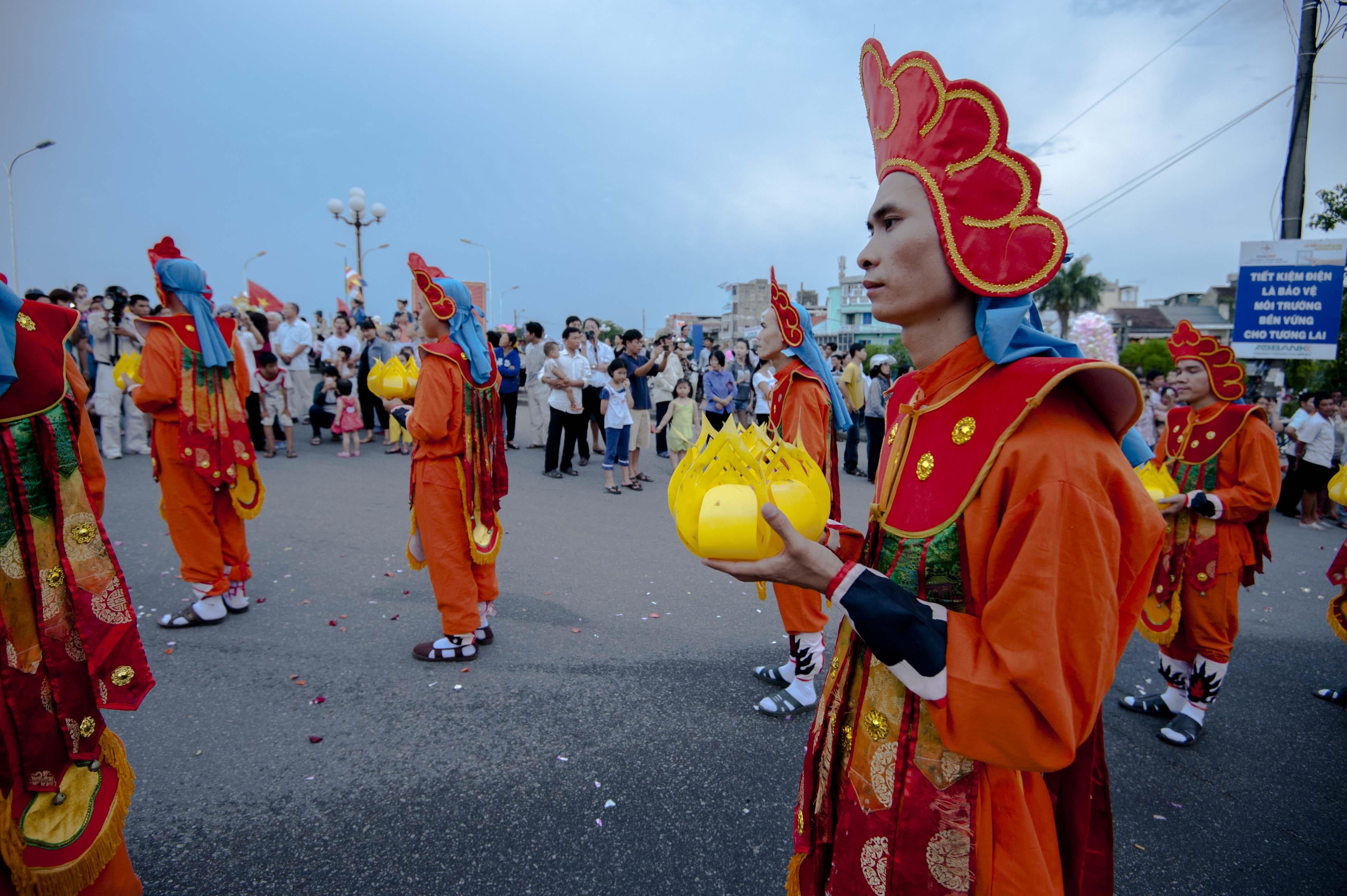 Le hoi Phat Dan Hue anh 33