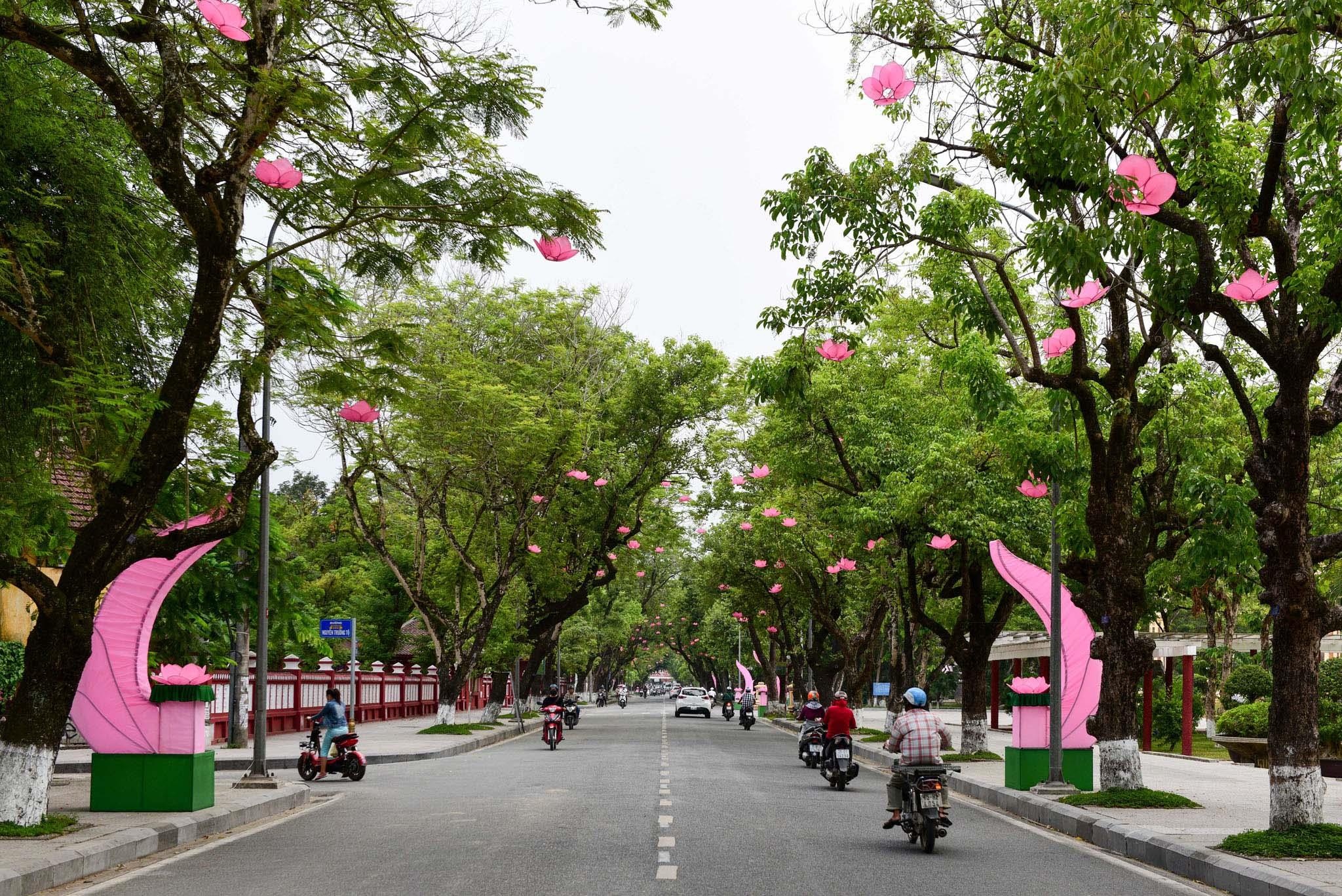 Le hoi Phat Dan Hue anh 16