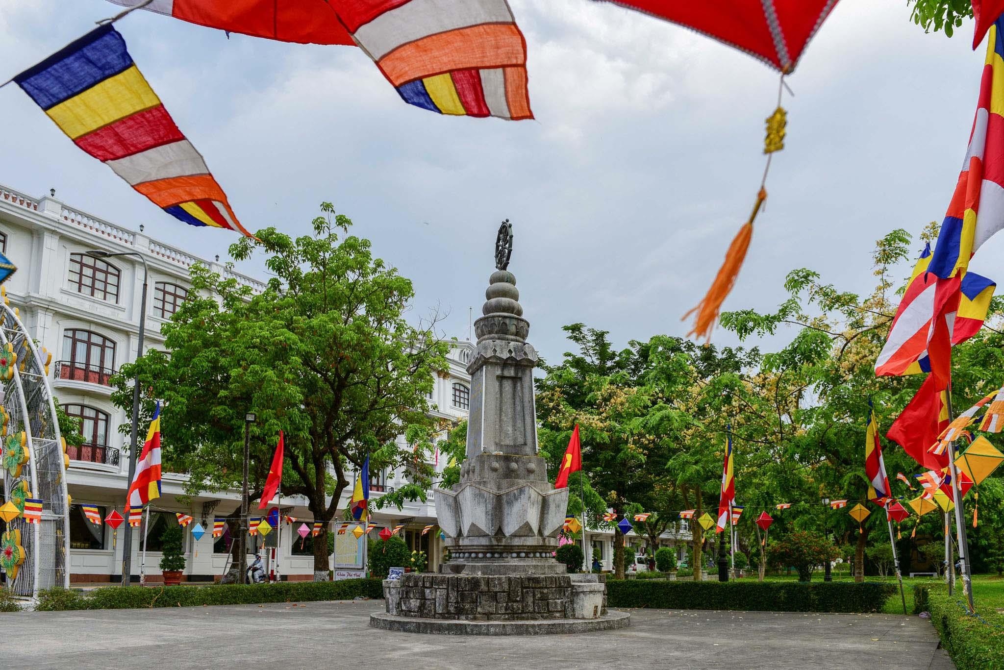 Le hoi Phat Dan Hue anh 19