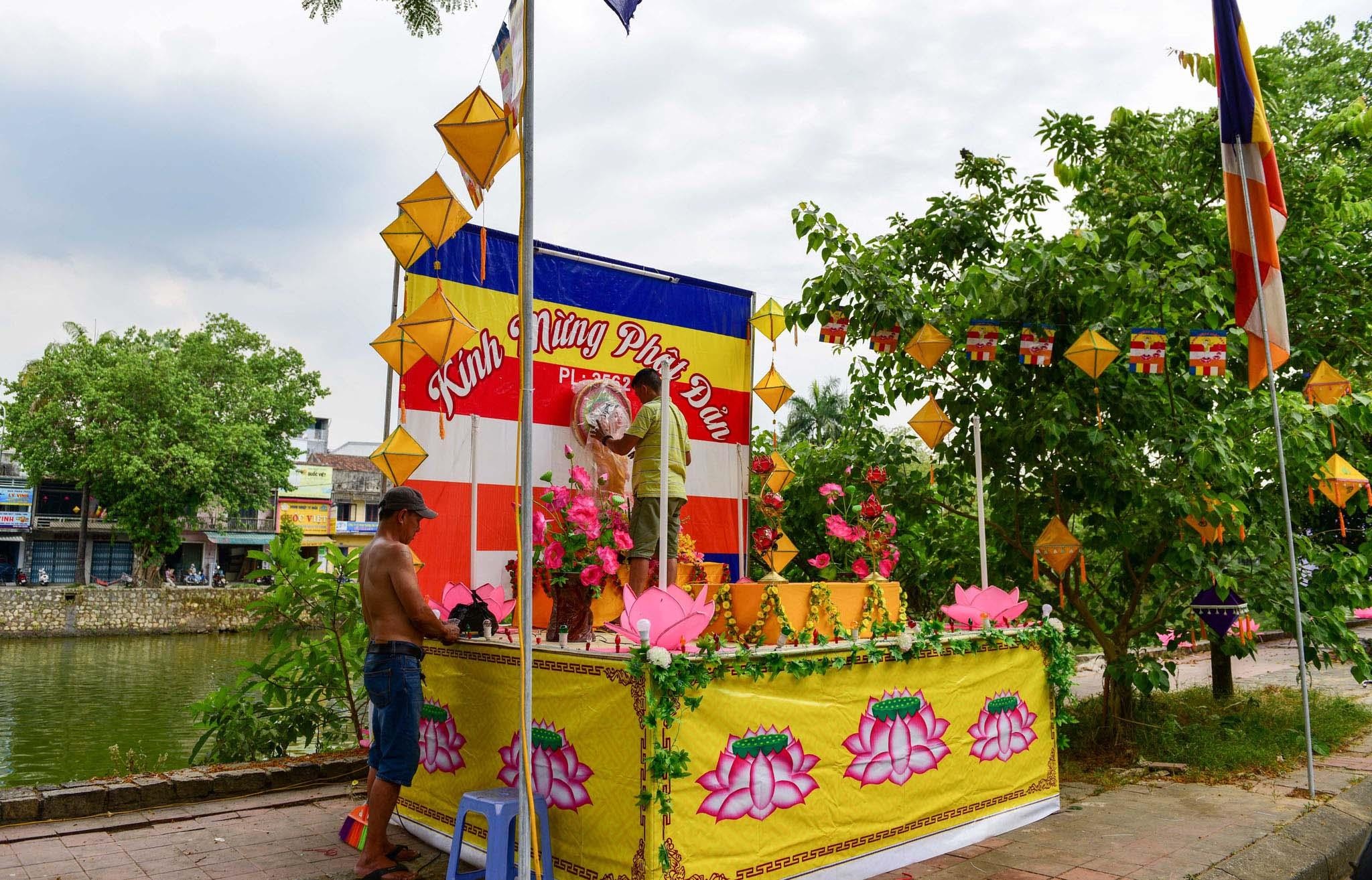 Le hoi Phat Dan Hue anh 14