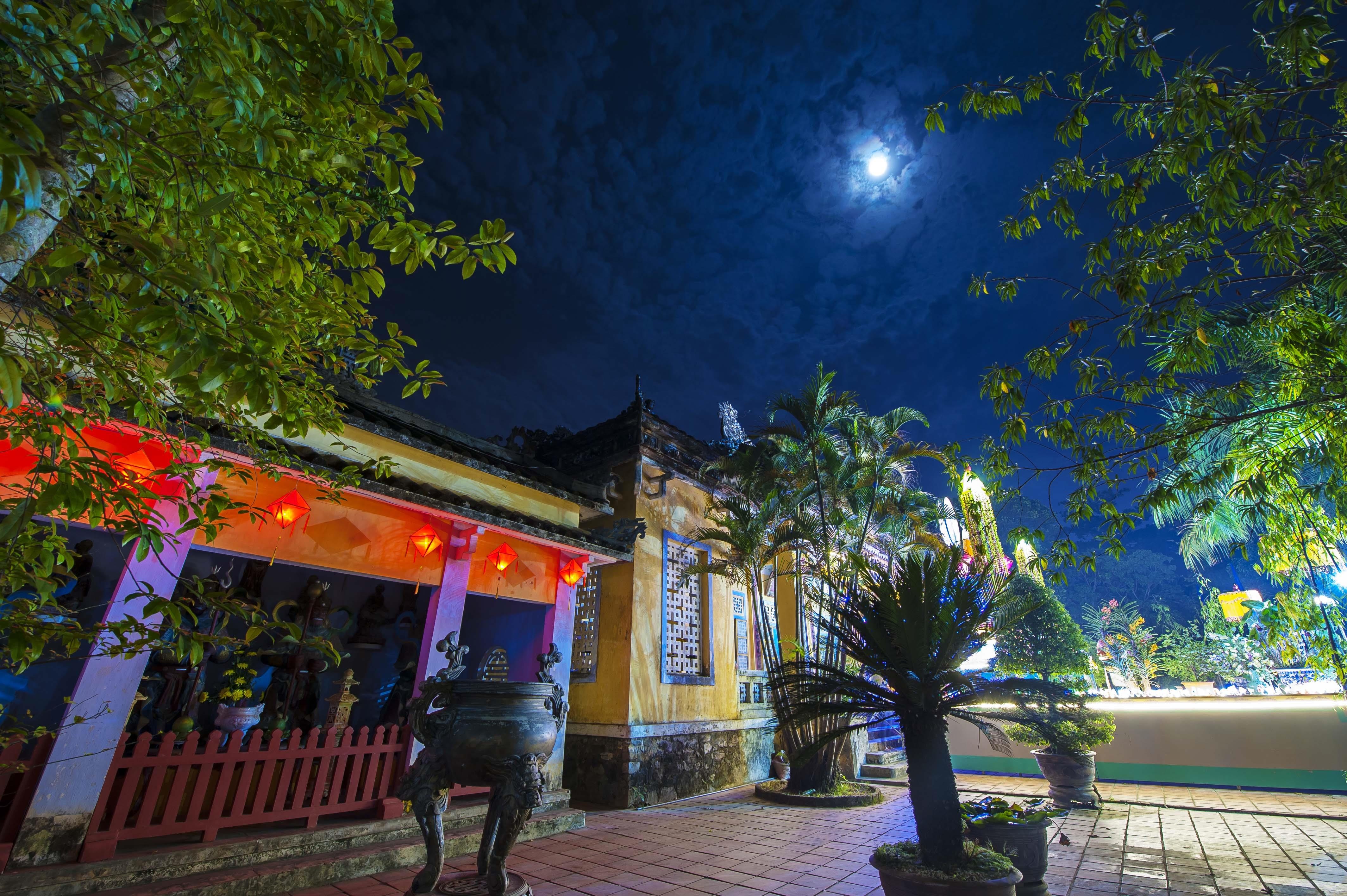 Le hoi Phat Dan Hue anh 9