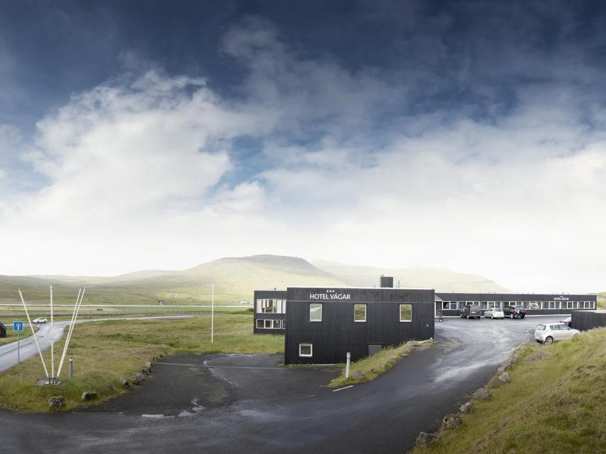 Khach san san bay anh 18