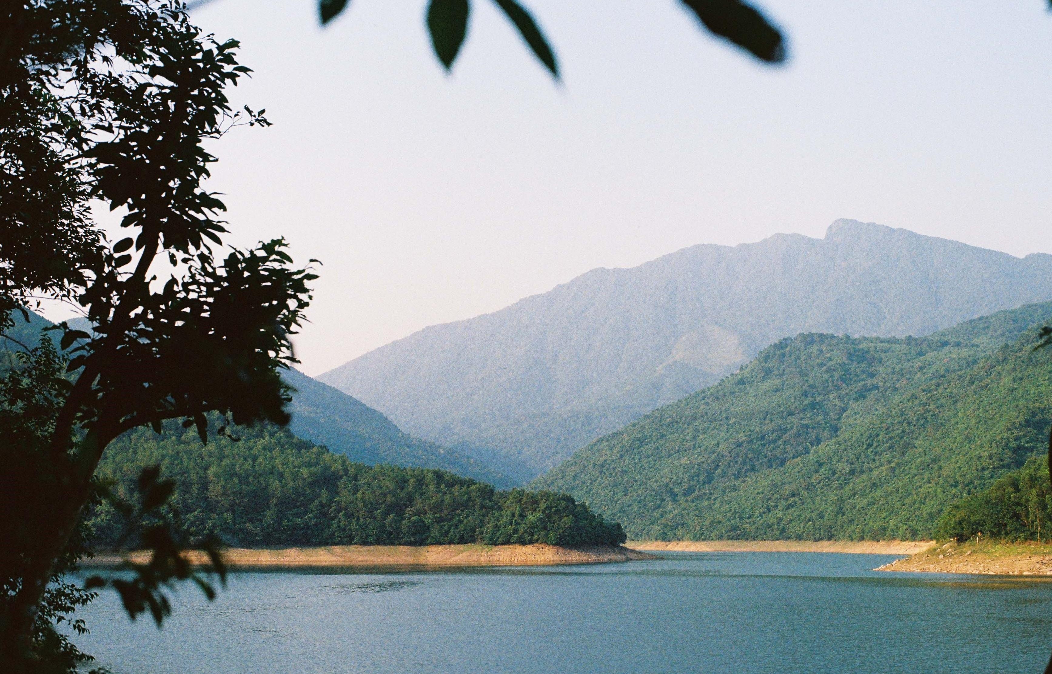Kham pha ho Xa Huong anh 1