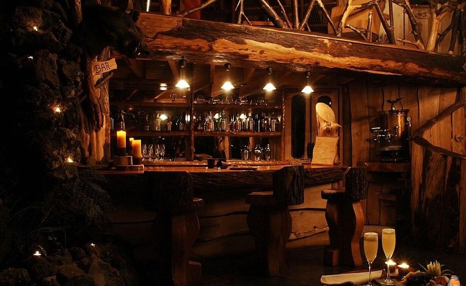 Khach san thac nuoc anh 6