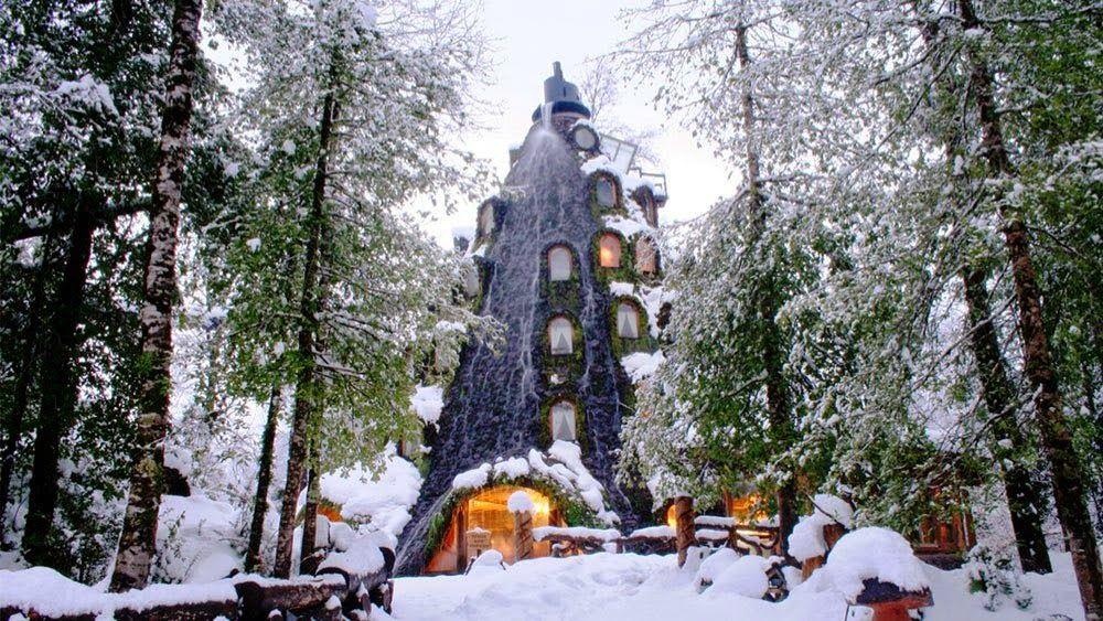 Khach san thac nuoc anh 1