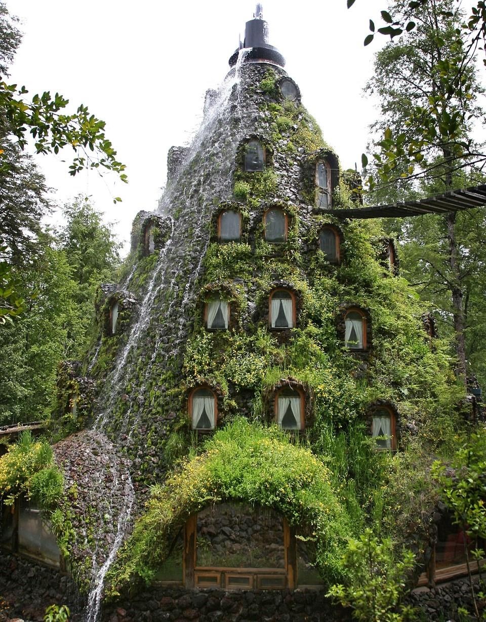 Khach san thac nuoc anh 3