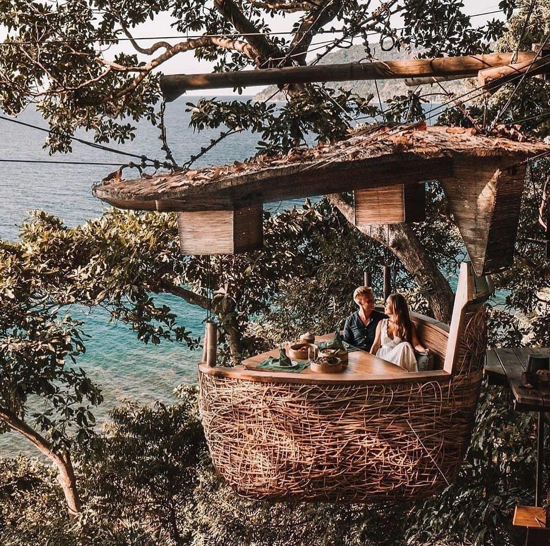 Nha hang lo lung tren cay anh 1